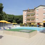 Apartamento Bright Flat In Rosolina With Shared Pool Rosolina Mare