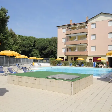 Lejlighed Bright Flat In Rosolina With Shared Pool Rosolina Mare