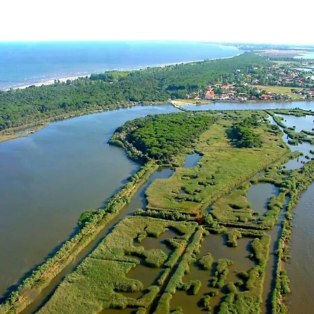 Lejlighed Bright Flat In Rosolina With Shared Pool