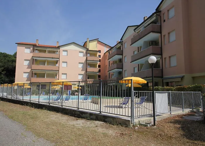 Bright Flat In Rosolina With Shared Pool
