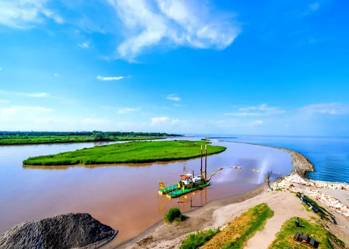 Bright Flat In Rosolina With Shared Pool