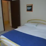 Apartman Bright Flat In Rosolina With Shared Pool