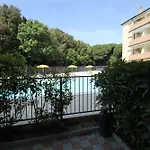 Apartman Bright Flat In Rosolina With Shared Pool *