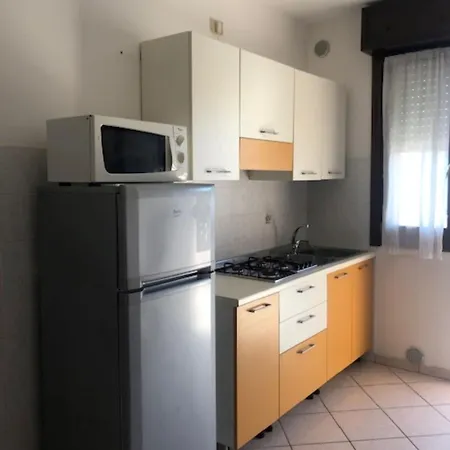 Bright Flat In Rosolina With Shared Pool *