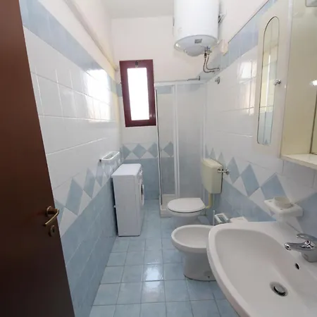 Bright Flat In Rosolina With Shared Pool * 로솔리나 마레