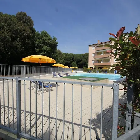 Bright Flat In Rosolina With Shared Pool 아파트 로솔리나 마레