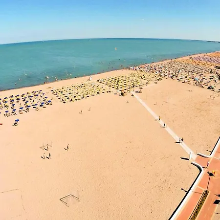 Apartment Bright Flat In Rosolina With Shared Pool Rosolina Mare